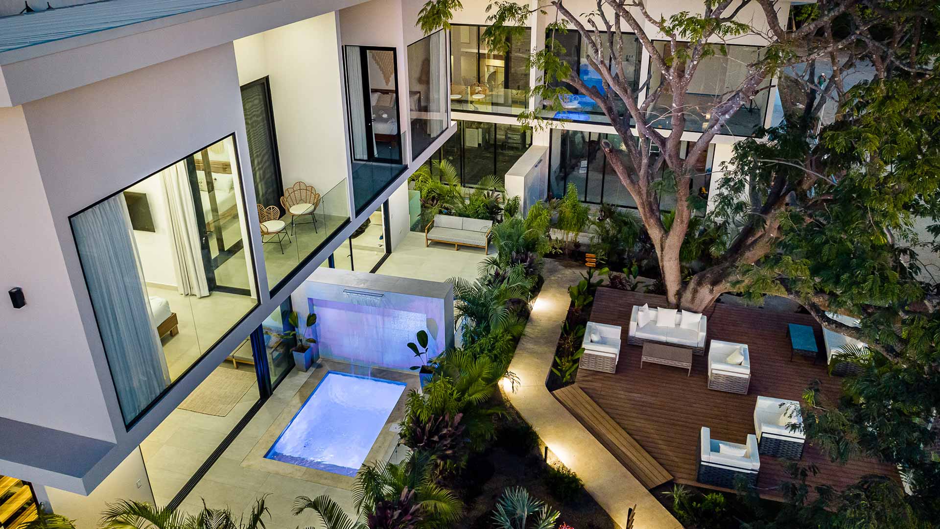 custom pools - pool design & construction -New Residential